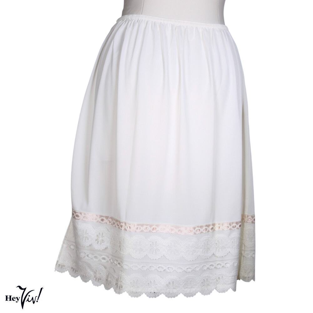 Vintage White Nylon Half Slip w Lace Pink Ribbon and Rose W26-30" L21" -Hey Viv - Picture 4 of 6